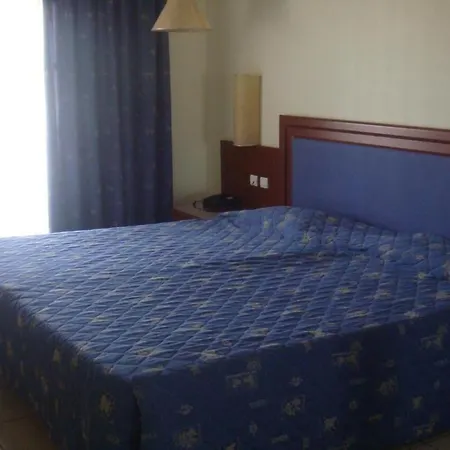 Theodorou Aparthotel