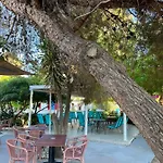 特奥多海滩公寓酒店