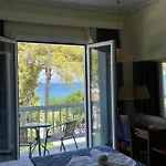 特奥多海滩公寓酒店