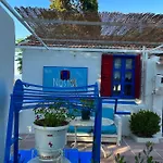 特奥多海滩公寓酒店