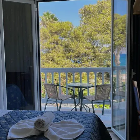 Theodorou Aparthotel 3*