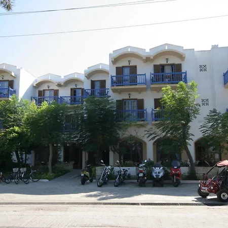 Theodorou Aparthotel