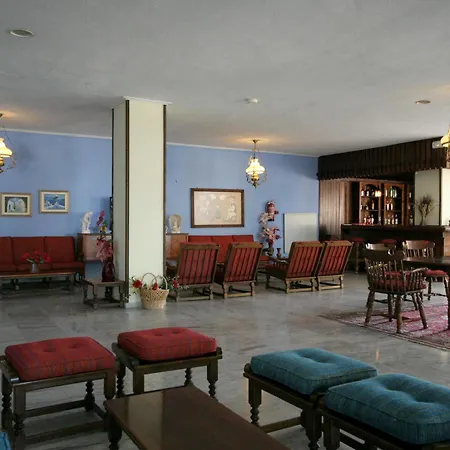 Theodorou Aparthotel