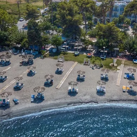 Theodorou Apartmanhotel 3*