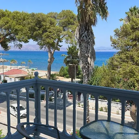 Theodorou Apartmanhotel 3*