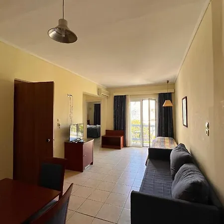 Theodorou Apartmanhotel 3*