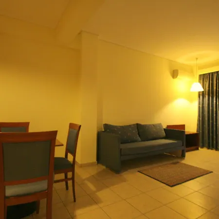 Theodorou Apartmanhotel 3*